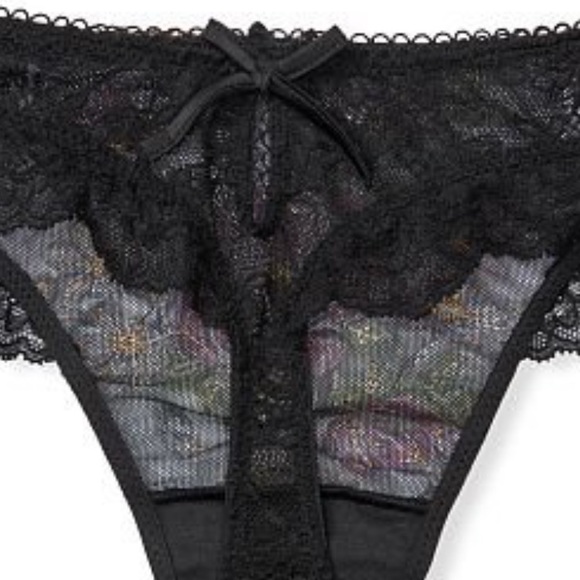 Victoria’s Secret - Dream Angels Push Up Bra/Panty - Picture 7 of 12